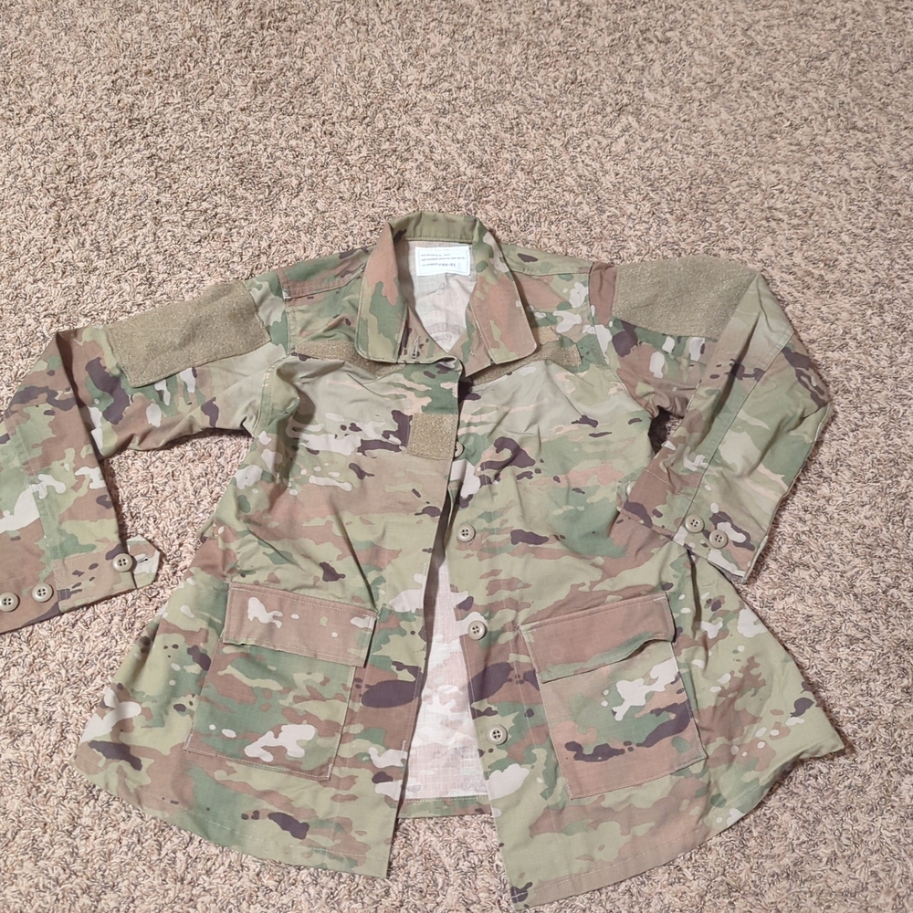 NWOT Maternity OCP XSmall (2-4) Short Blouse